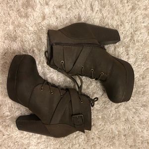 Chunky heel “army boot”